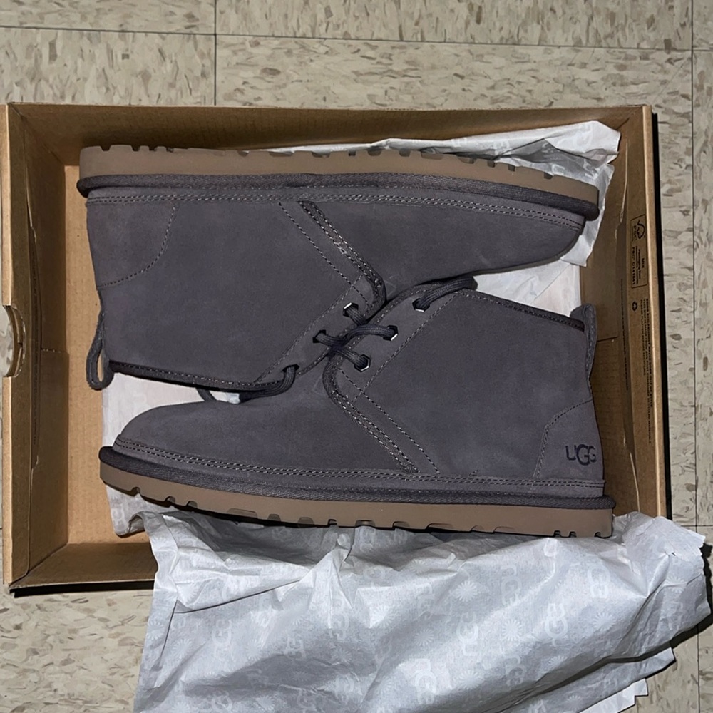 UGG womans Gray Chukka Winter Boots